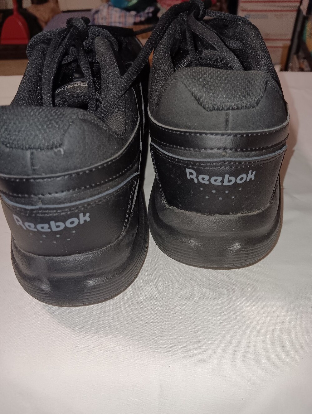 Reebox Men Sneakers - Picture 3 of 5